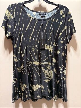 Studio Black Short Sleeve with Light Tan Pattern
